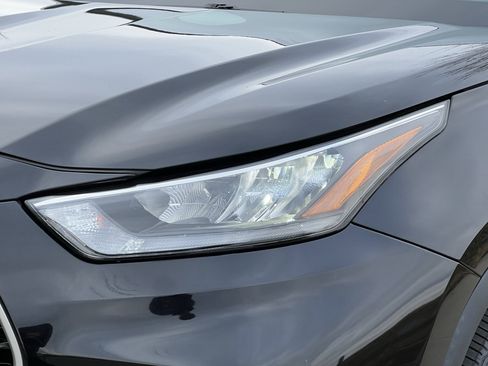 Used 2020 Toyota Highlander XLE image 7