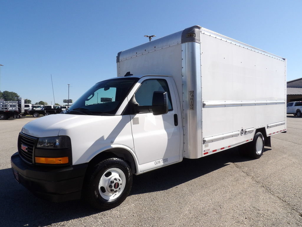 Used 2021 GMC Savana 3500 Extended w/ Power Convenience Package RWD image 3