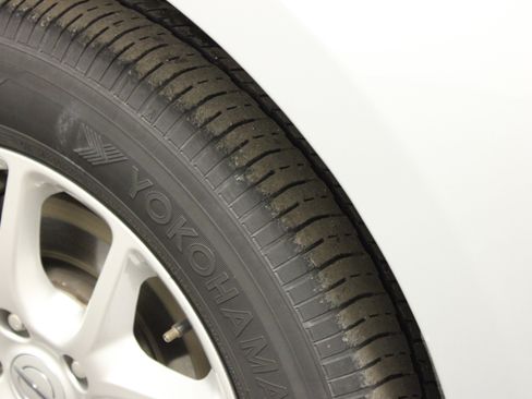 Used 2024 Chrysler Pacifica Touring-L image 10