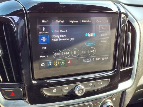 Used 2023 Chevrolet Traverse Premier FWD image 10