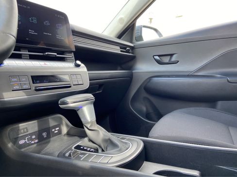 Used 2025 Hyundai Kona SEL AWD/4WD image 27