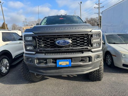 Used 2023 Ford F350 Lariat w/ Lariat Ultimate Package image 2