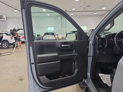 Used 2025 Chevrolet Silverado 1500 Custom Trail Boss w/ LPO, Dark Essentials Package AWD/4WD image 23