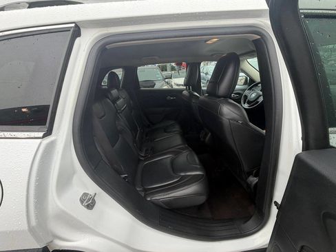 Used 2017 Jeep Cherokee Limited image 13