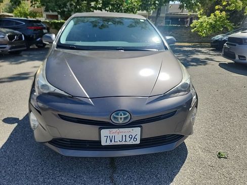 Used 2016 Toyota Prius Three Touring image 8