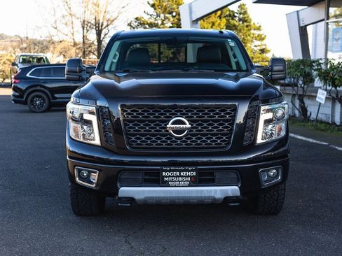 Used 2018 Nissan Titan PRO-4X image 5