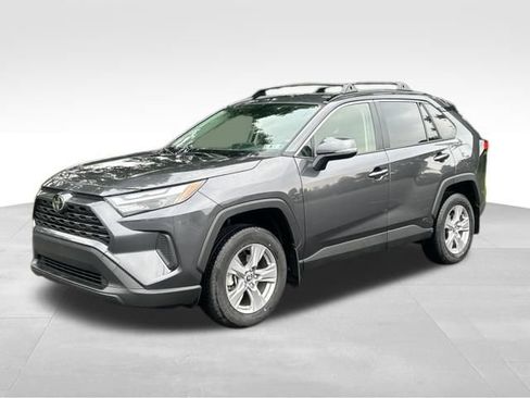 Used 2025 Toyota RAV4 XLE AWD/4WD image 1