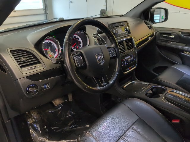 Used 2016 Dodge Grand Caravan SXT FWD image 10