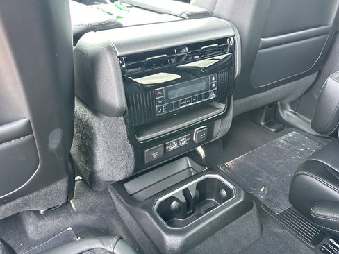 New 2026 Jeep Grand Wagoneer Limited AWD/4WD image 32