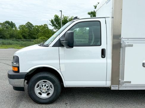 New 2025 Chevrolet Express 3500 w/ Power Convenience Package image 15