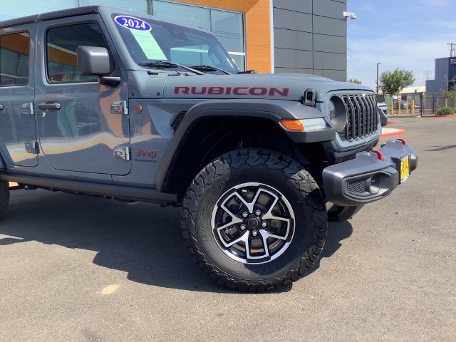 Used 2024 Jeep Wrangler Unlimited Rubicon w/ Safety Group AWD/4WD image 3