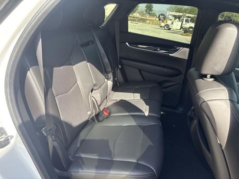 Used 2020 Cadillac XT5 Premium Luxury AWD/4WD image 15