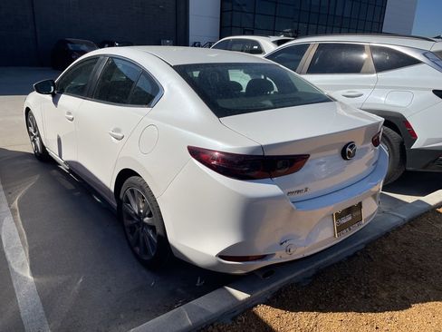 Used 2021 MAZDA MAZDA3 s image 3