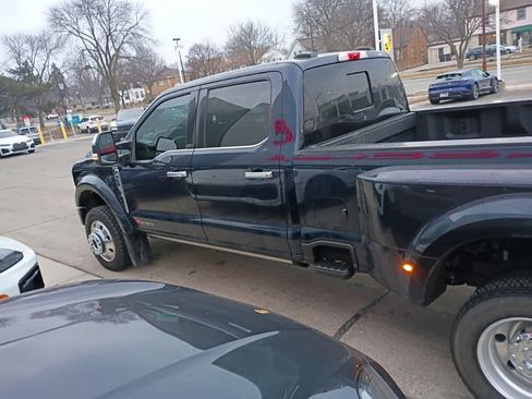 Used 2025 Ford F450 Platinum w/ Platinum Plus Package image 5