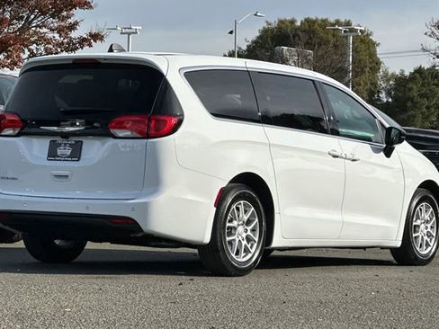 New 2026 Chrysler Voyager LX image 4