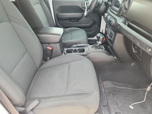 Used 2018 Jeep Wrangler Unlimited Sport S AWD/4WD image 26