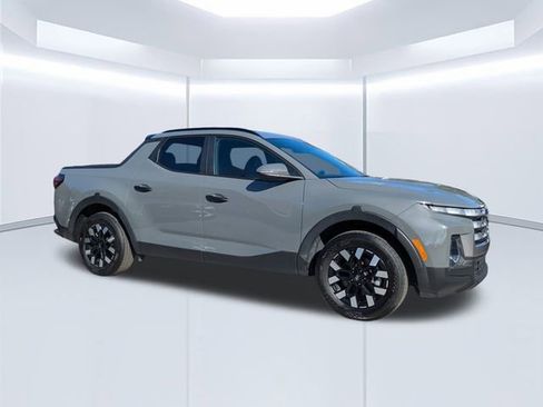 Used 2025 Hyundai Santa Cruz SEL image 2