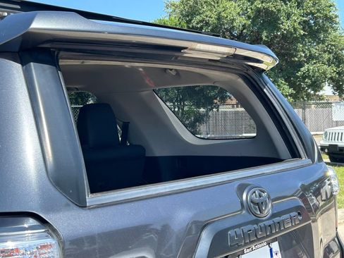 Used 2018 Toyota 4Runner TRD Off-Road Premium AWD/4WD image 17