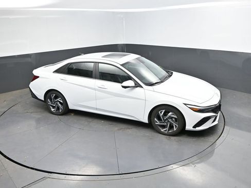 Used 2024 Hyundai Elantra Limited FWD image 24