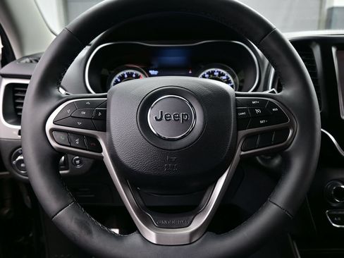 Used 2021 Jeep Cherokee Latitude Lux w/ Comfort/Convenience Group AWD/4WD image 21