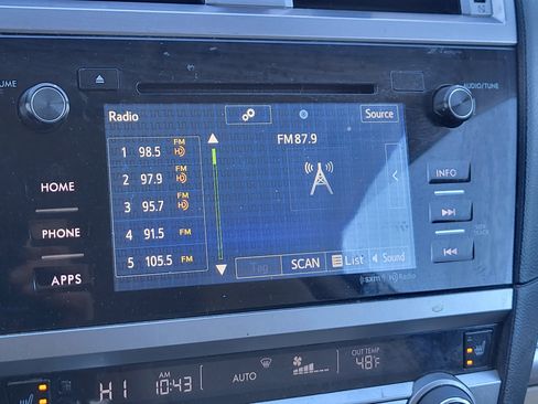 Used 2017 Subaru Outback 2.5i Premium image 16