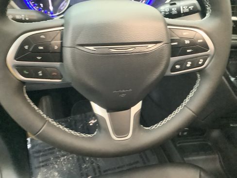New 2027 Chrysler Pacifica Select FWD image 14