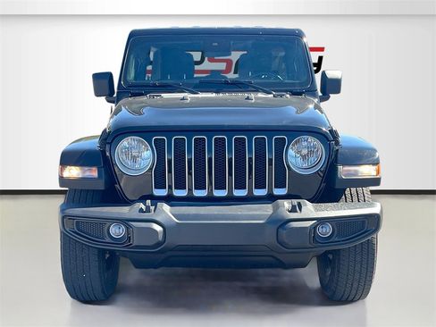 Used 2021 Jeep Wrangler Unlimited Sahara image 2