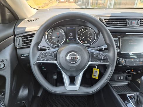 Used 2019 Nissan Rogue S AWD/4WD image 15