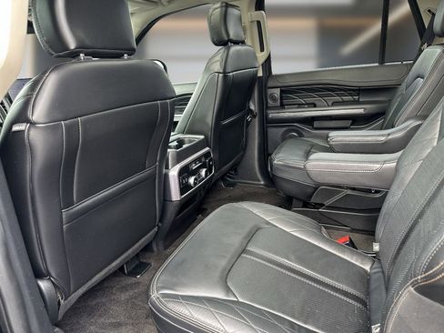 Used 2020 Ford Expedition Platinum image 12