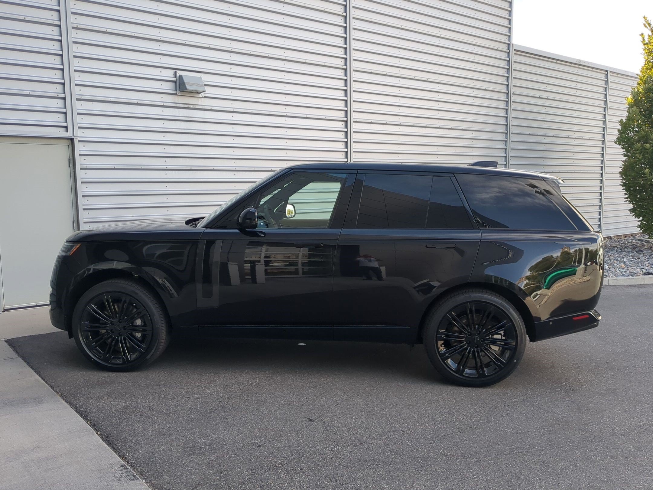 New 2026 Land Rover Range Rover SE AWD/4WD image 8