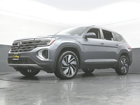 Used 2024 Volkswagen Atlas SEL AWD/4WD image 48
