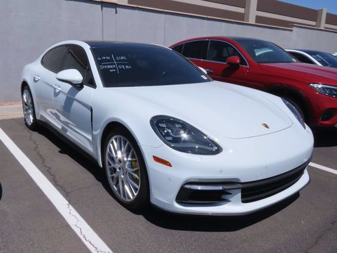 Used 2019 Porsche Panamera RWD image 1