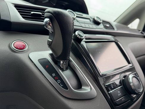 Used 2014 Honda Odyssey Touring Elite image 38