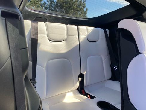 Used 2023 Tesla Model Y Long Range AWD/4WD image 35
