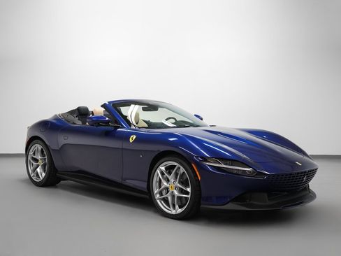 Certified 2025 Ferrari Roma Spider image 1