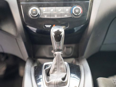 Used 2021 Nissan Rogue Sport S FWD image 27