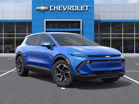 New 2026 Chevrolet Equinox EV LT w/ Comfort Package FWD image 7