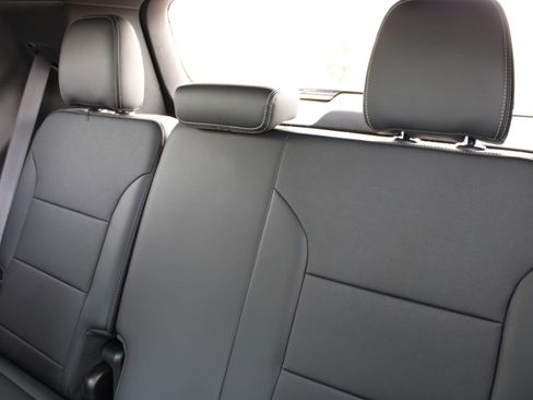 Used 2025 Buick Enclave Preferred image 21