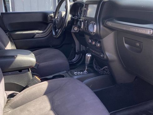 Used 2013 Jeep Wrangler Unlimited Sport AWD/4WD image 2