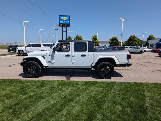 Used 2022 Jeep Gladiator Sport AWD/4WD image 9