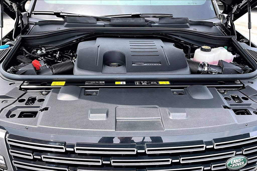New 2026 Land Rover Range Rover Sport SE AWD/4WD image 12