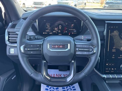 Used 2026 GMC Acadia AT4 w/ Luxury Package image 18