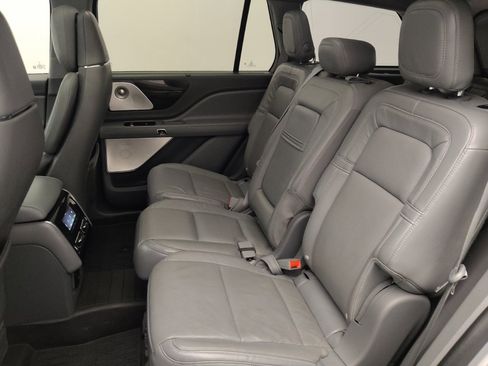 Used 2020 Lincoln Aviator Reserve w/ Equipment Group 201A AWD/4WD image 18