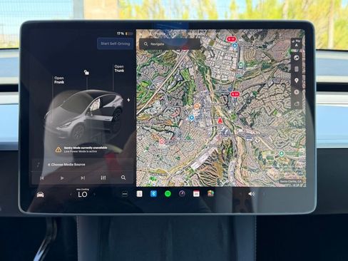 Used 2025 Tesla Model Y Long Range AWD/4WD image 24