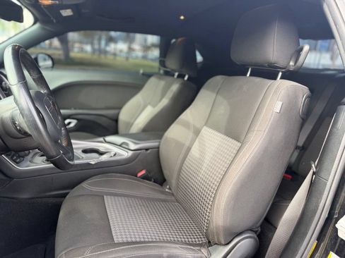 Used 2020 Dodge Challenger SXT w/ Blacktop Package RWD image 10
