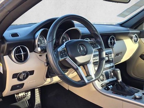 Used 2013 Mercedes-Benz SLK 250 image 10