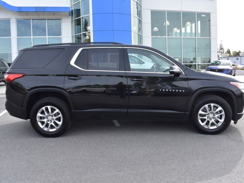 Used 2021 Chevrolet Traverse LT image 10