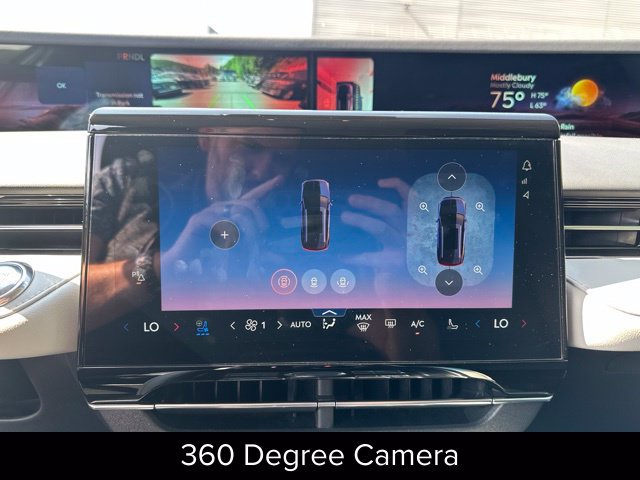 Certified 2024 Lincoln Nautilus Reserve AWD/4WD image 32