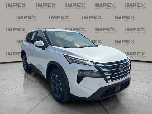 Used 2025 Nissan Rogue SV image 7