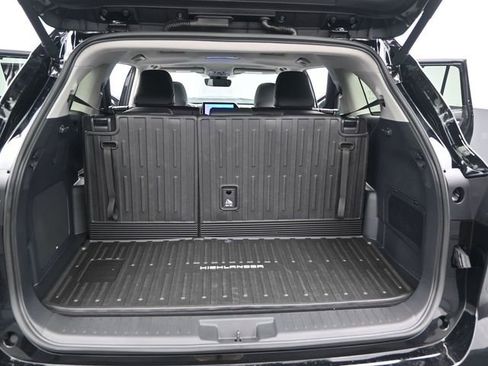 Used 2026 Toyota Highlander Limited image 15